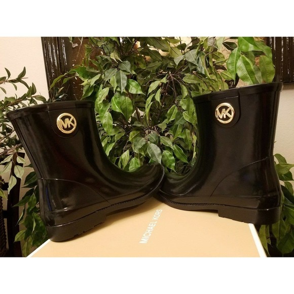 MICHAEL KORS WOMEN'S BENJI RAIN BOOTIE LOGO BOOTS - Picture 6 of 8